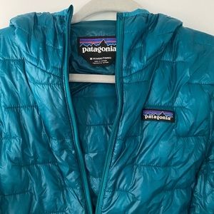 Patagonia lightweight puff jacket